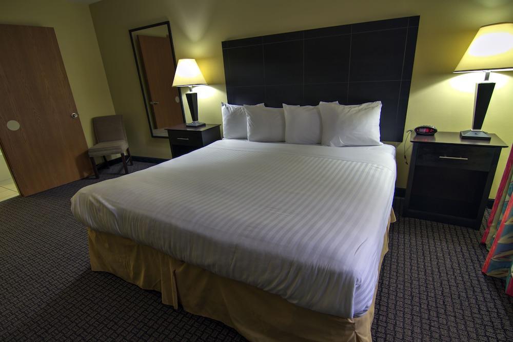 Western Lakewinds Hotel