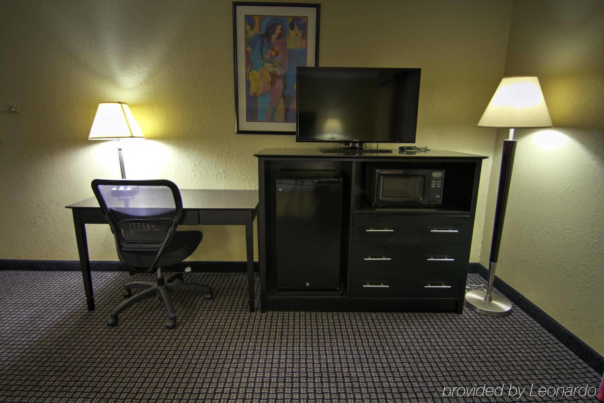Western Lakewinds Hotel 3*